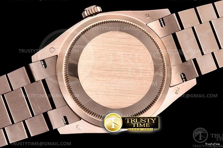 1120 RDD0223A – DayDate 36mm Packable 702